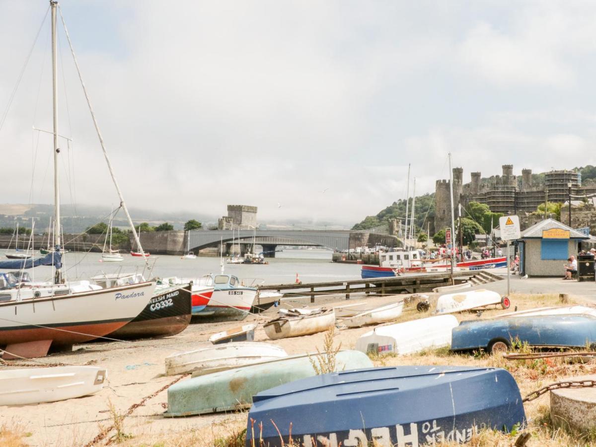 Villa Oakwood Stables Conwy Esterno foto